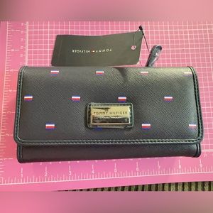 Tommy Hilfiger Wallet Trifold Clutch Logo Dots Covered Checkbook detachable NWT